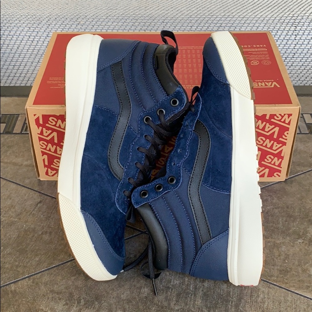 • VANS ULTRARANGE SK8-HI MTE Dress Blue/black WMNS - Picture 6 of 16
